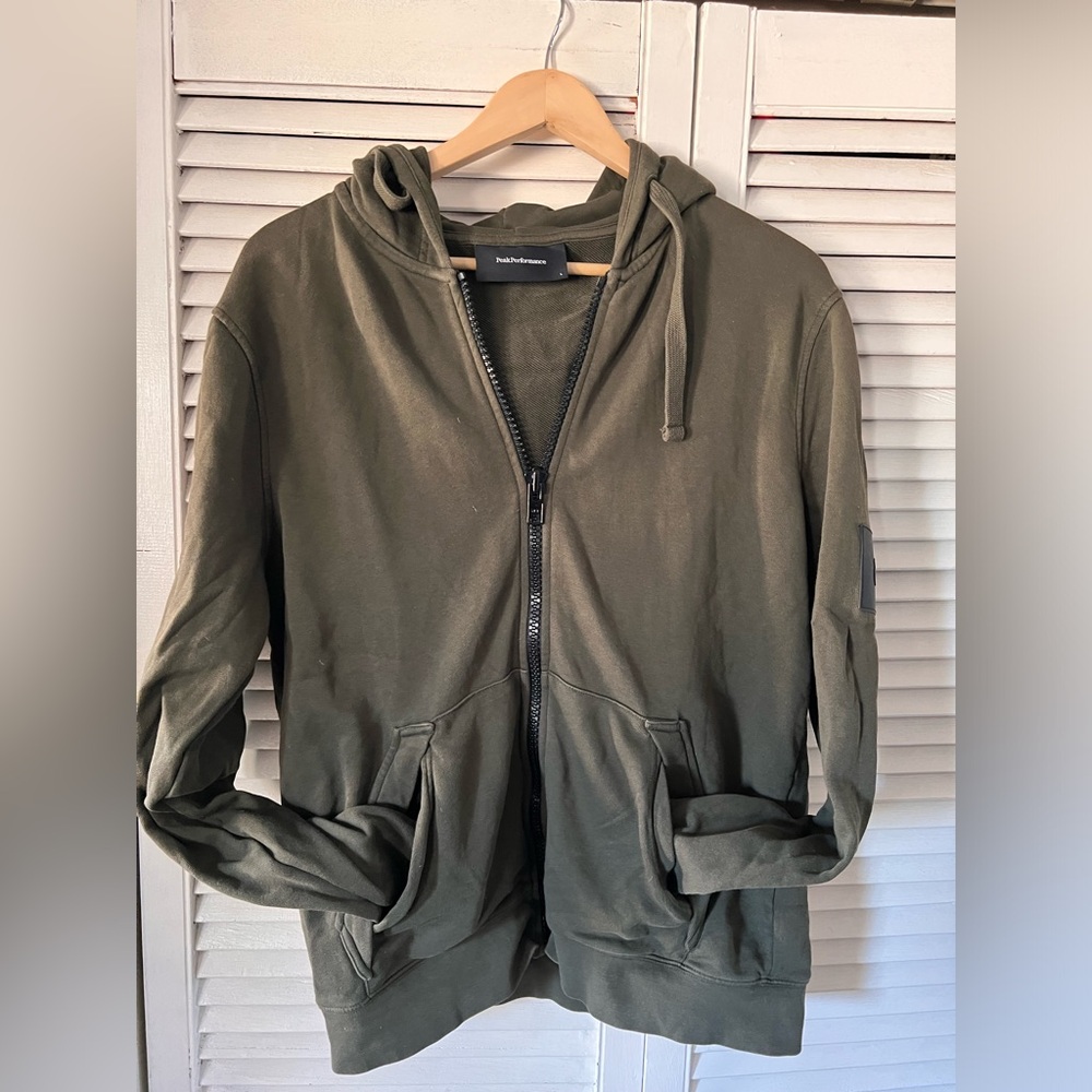 Peak performance large zip up hoodie